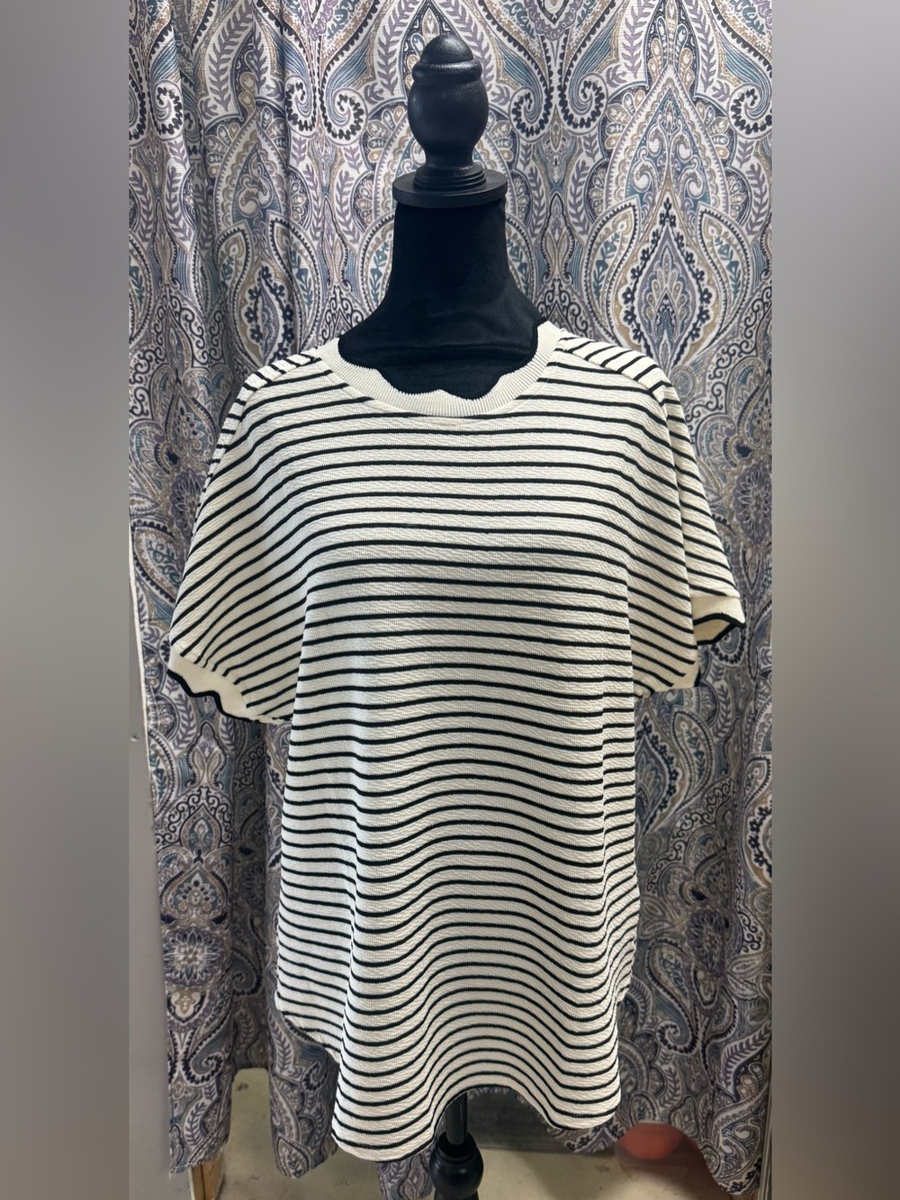 Striped High-Low Knit Short Sleeve Top - Black and White - Very J